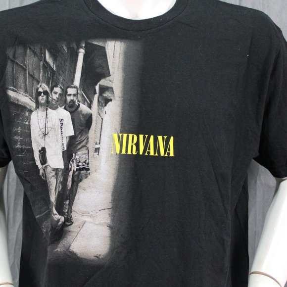 Nirvana Shirt - Classic Brick Wall Photo Graphic - Men's Extra Large - Picture 2 of 7